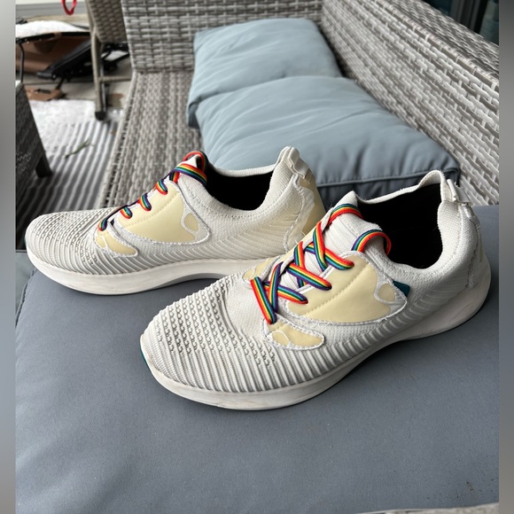 Vessi | Women's Everyday Move - Picture 4 of 6